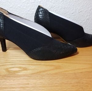 naturalizer nicole pumps